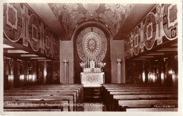 PAQUEBOT NORMANDIE - CARTE PHOTO SEPIA - EDITEUR ANONYME : `INTERIEUR DU PAQUEBOT NORMANDIE - LA CHAPELLE`