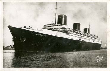 PAQUEBOT S.S NORMANDIE - Carte postale glacée Noir et Blanc - Editeur : PHOTOS D`ART A. BRUEL - Réf. BRUELG 1-102 PSB