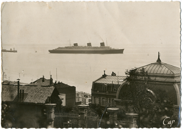 PAQUEBOT S.S NORMANDIE - CARTE POSTALE GRAND FORMAT GLACEE NOIR ET BLANC - EDITEUR : CAP - REF.SITE : CAPGAZGFG 1-46 PSB