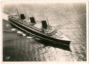 PAQUEBOT S.S NORMANDIE - CARTE POSTALE GRAND FORMAT GLACEE NOIR ET BLANC - EDITEUR : CAP - REF.SITE : CAPGFG 1-78 PSB