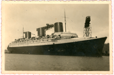 PAQUEBOT S.S NORMANDIE - Carte postale classique Noir et Blanc - Editeur STUDIO REBINS - Réf. REBINSG 4-2 PSB