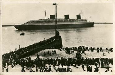 PAQUEBOT S.S NORMANDIE - Carte postale glacée noir et blanc - Editeur : TITO - EDITIONS M. BERJAUD - Réf. site : TITO-BERJG 2-1 PSB