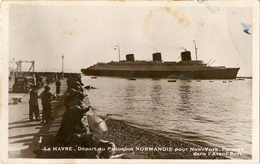 PAQUEBOT S.S NORMANDIE - Carte postale glacée noir et blanc - Editeur : TITO - BLOC-FRERES - BORDEAUX - Réf. site : TITO-E-2-25-1-PSB