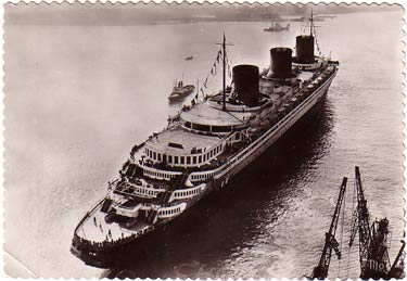 S.S NORMANDIE - CARTE POSTALE TITO GRAND FORMAT GLACEE BORDS DENTELES 2-2-14